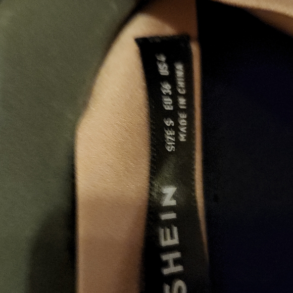 Pink satin blouse size 4 - Picture 3 of 3